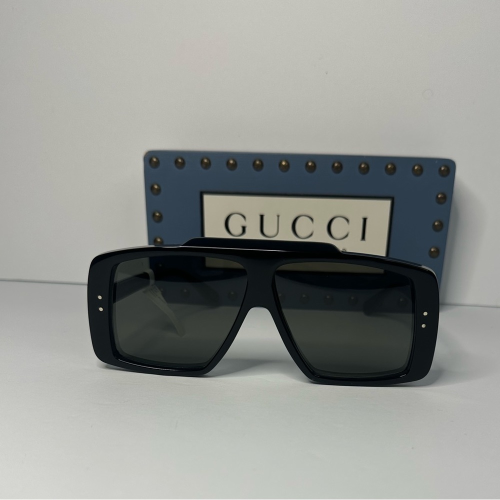 💯 - Authentic Gucci Grey Shield Unisex Sunglasses GG1369S 001 - Picture 4 of 12